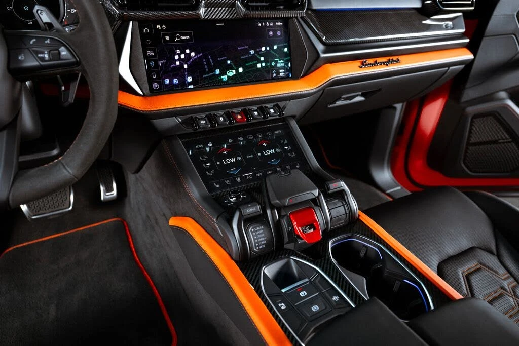 2025 Lamborghini Urus SE - Image 20 of 31