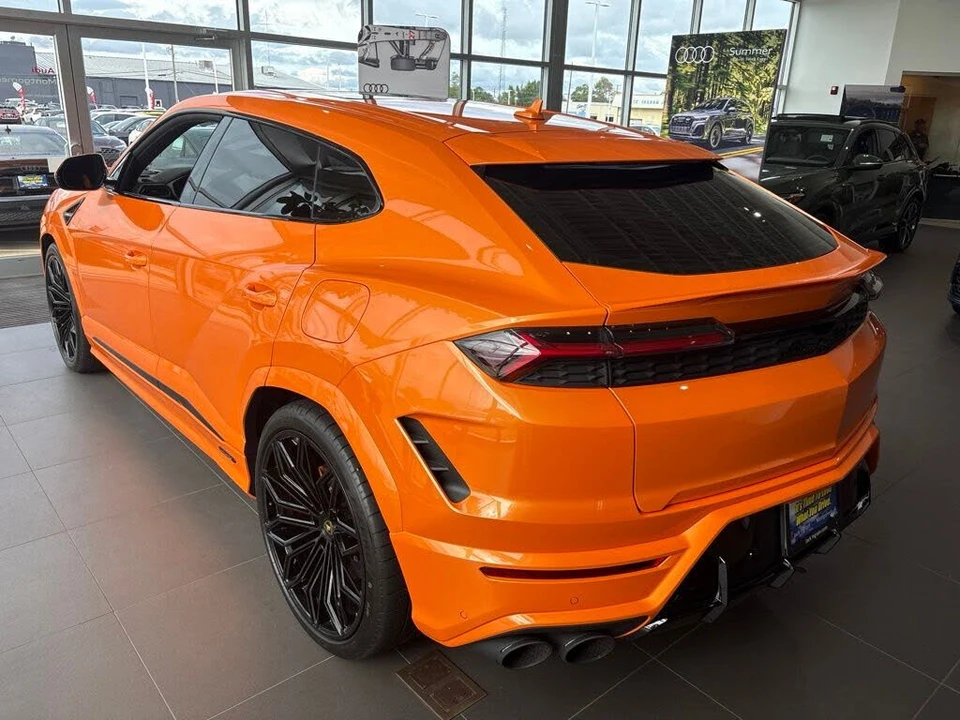 2025 Lamborghini Urus SE - Image 7 of 13