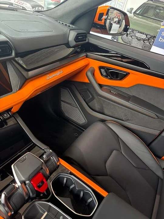 2025 Lamborghini Urus SE - Image 13 of 13