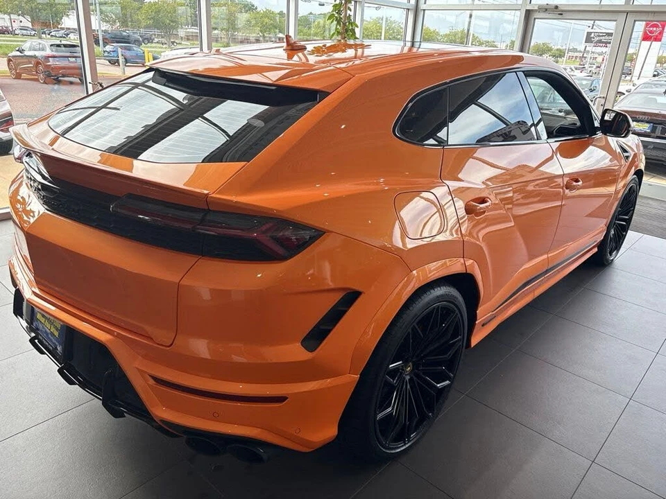 2025 Lamborghini Urus SE - Image 5 of 13