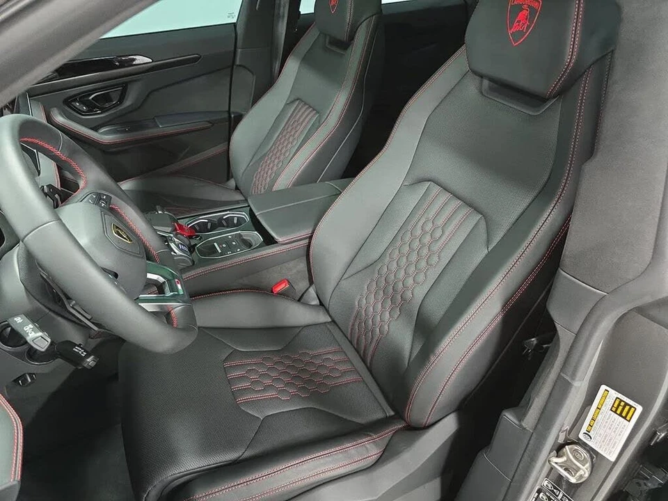 2025 Lamborghini Urus SE - Image 5 of 31