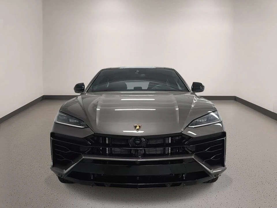 2025 Lamborghini Urus SE - Image 9 of 31