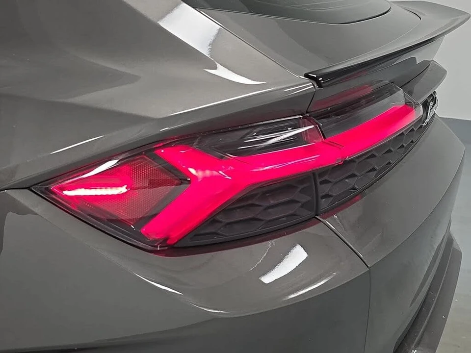 2025 Lamborghini Urus SE - Image 29 of 31