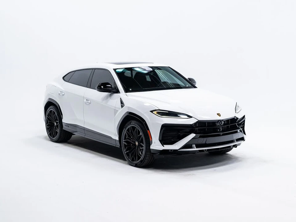 2025 Lamborghini Urus SE - Image 7 of 31