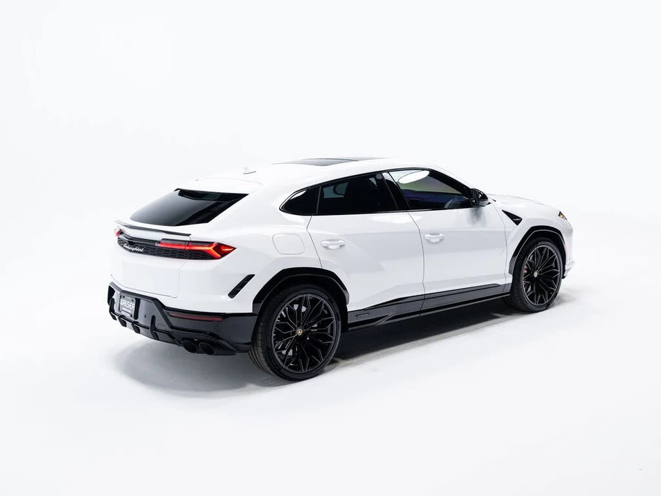 2025 Lamborghini Urus SE - Image 5 of 31