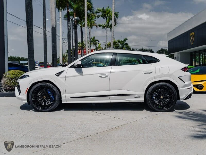 2025 Lamborghini Urus SE - Image 2 of 26