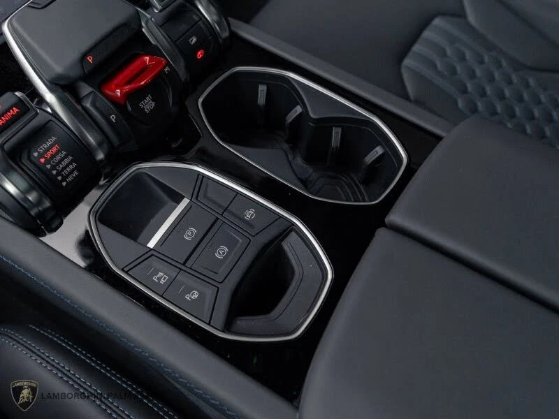 2025 Lamborghini Urus SE - Image 14 of 26