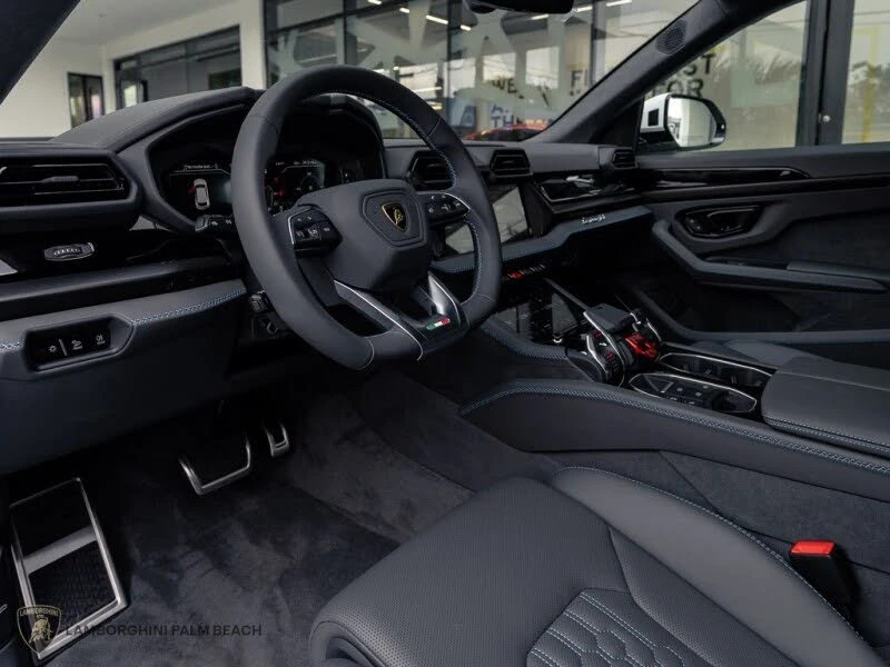 2025 Lamborghini Urus SE - Image 18 of 26