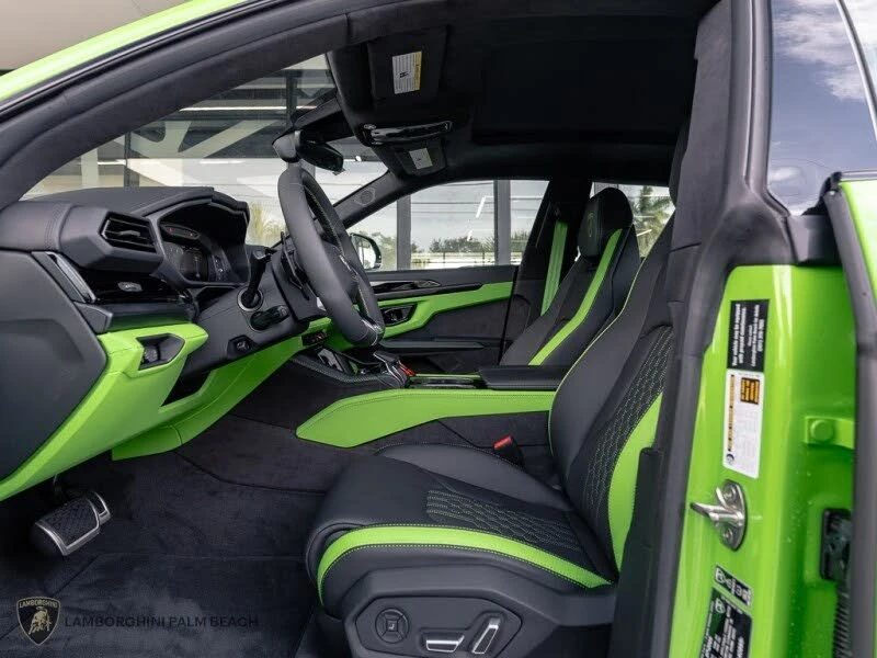 2025 Lamborghini Urus SE - Image 18 of 30