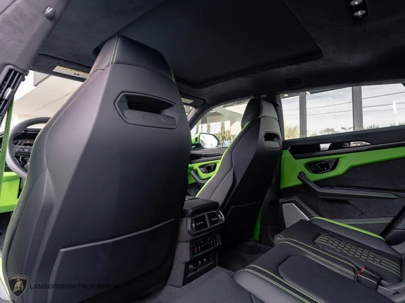 2025 Lamborghini Urus SE - Image 25 of 30