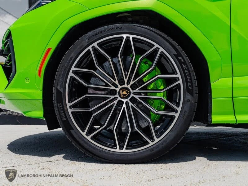 2025 Lamborghini Urus SE - Image 29 of 30