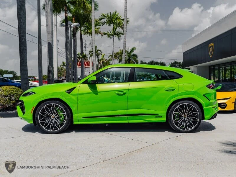 2025 Lamborghini Urus SE - Image 2 of 30