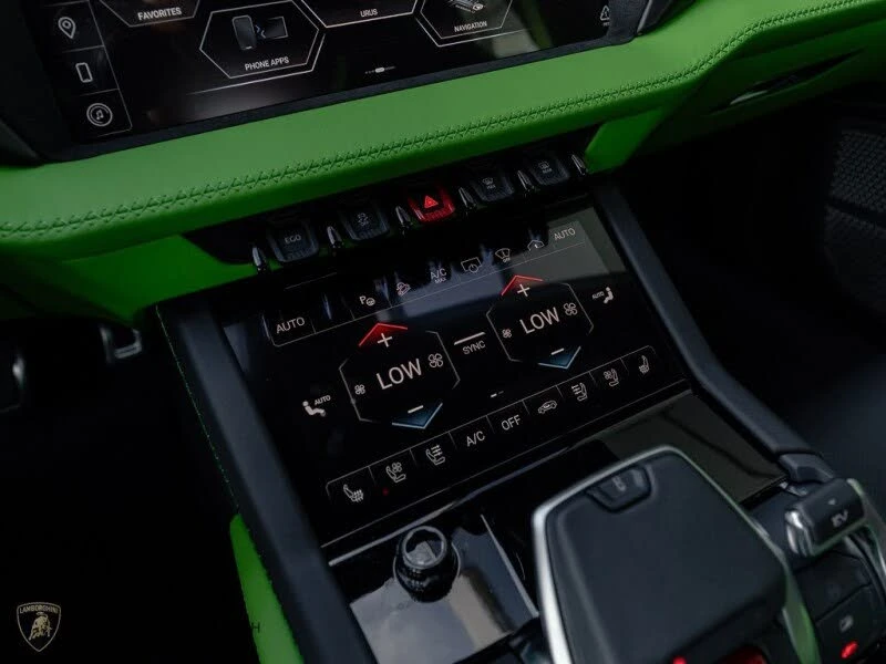 2025 Lamborghini Urus SE - Image 14 of 30