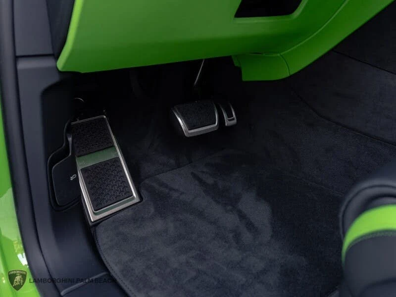 2025 Lamborghini Urus SE - Image 21 of 30