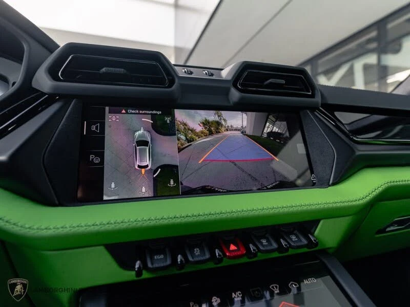 2025 Lamborghini Urus SE - Image 12 of 30