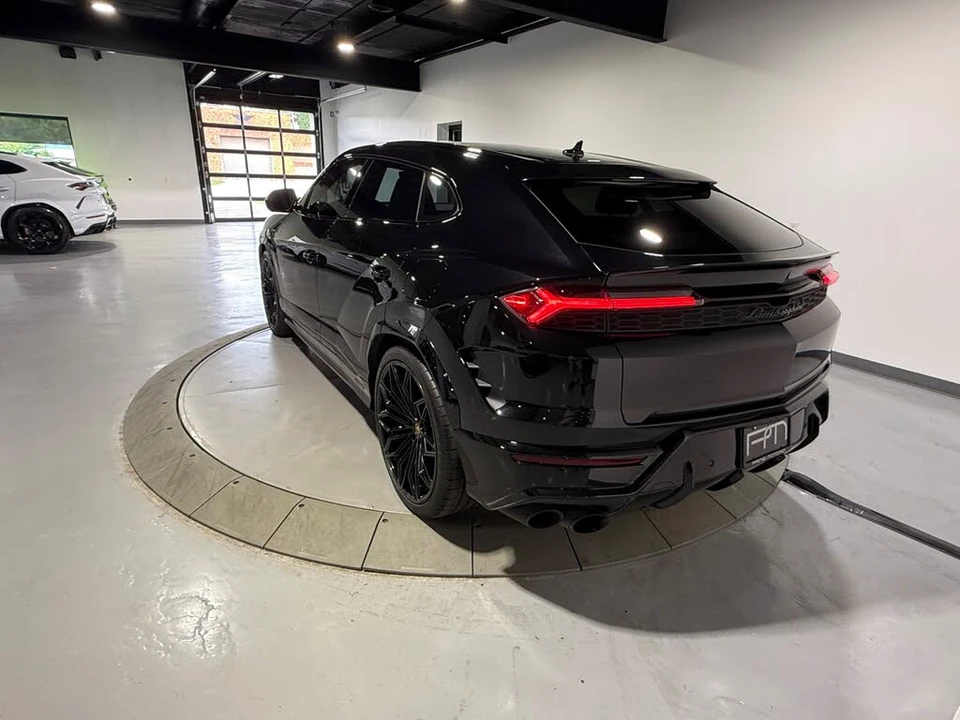 2025 Lamborghini Urus SE - Image 15 of 31