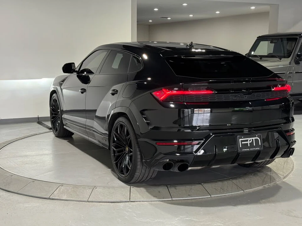 2025 Lamborghini Urus SE - Image 16 of 31