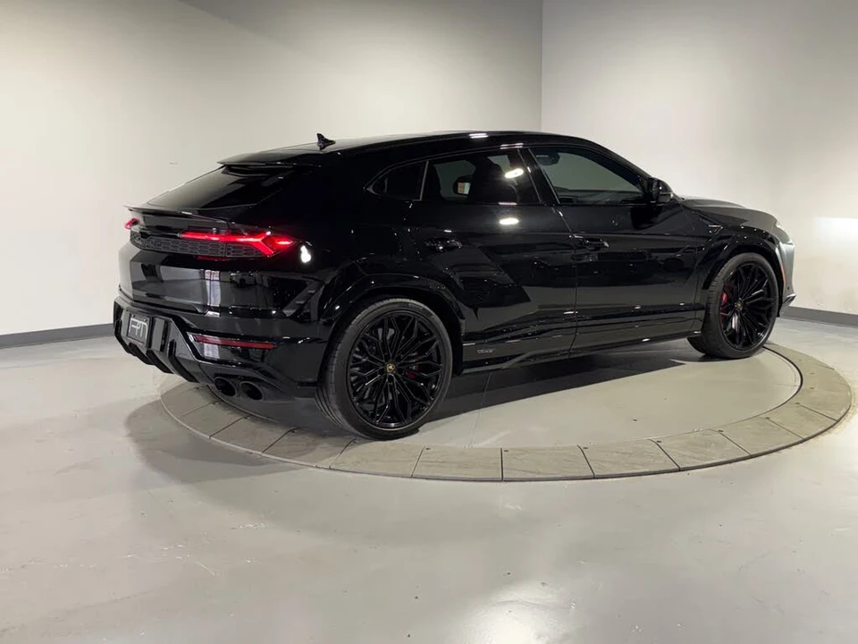2025 Lamborghini Urus SE - Image 9 of 31