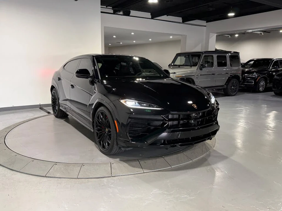 2025 Lamborghini Urus SE - Image 5 of 31