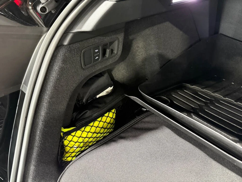 2025 Lamborghini Urus SE - Image 21 of 31