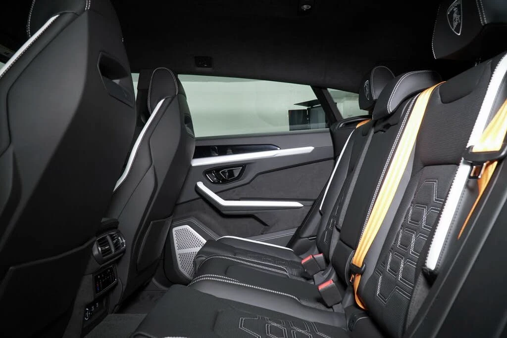 2025 Lamborghini Urus SE - Image 25 of 30