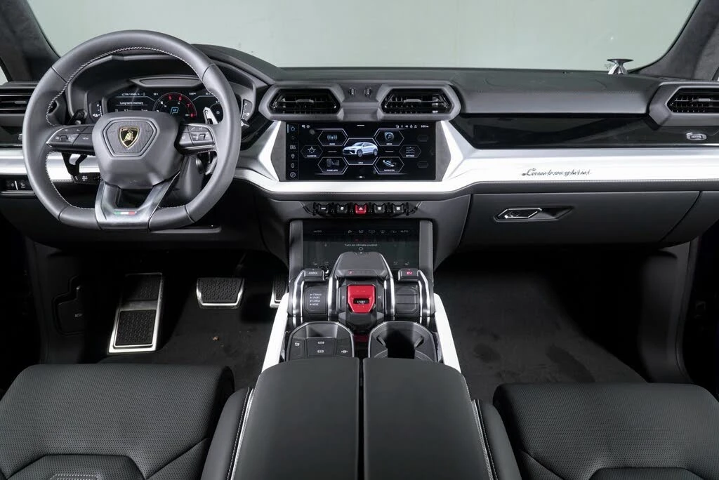 2025 Lamborghini Urus SE - Image 10 of 30