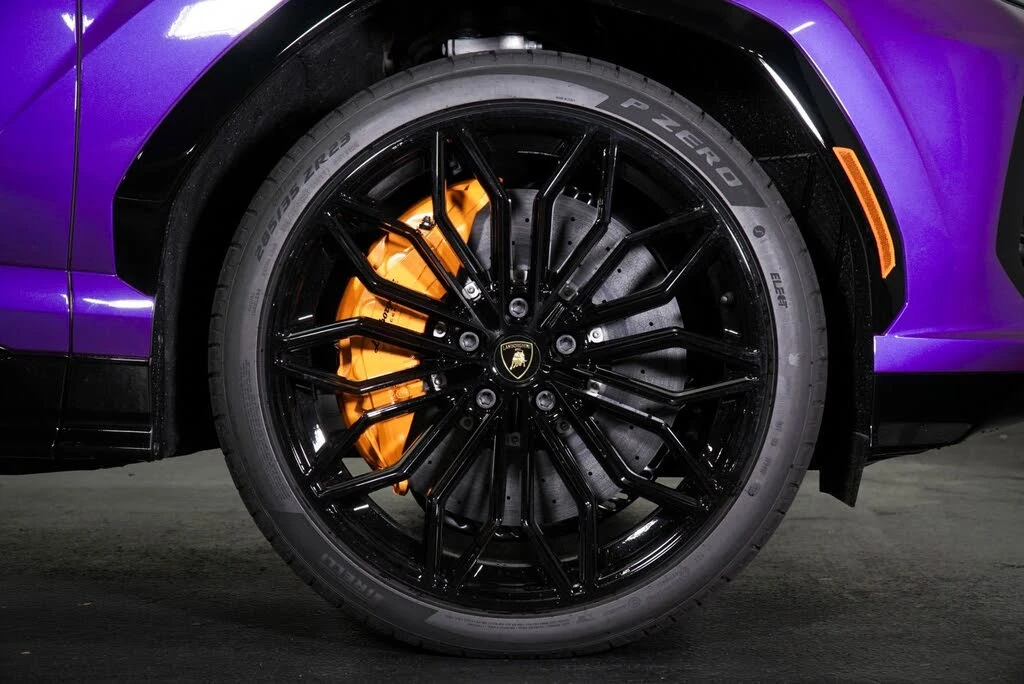 2025 Lamborghini Urus SE - Image 4 of 30