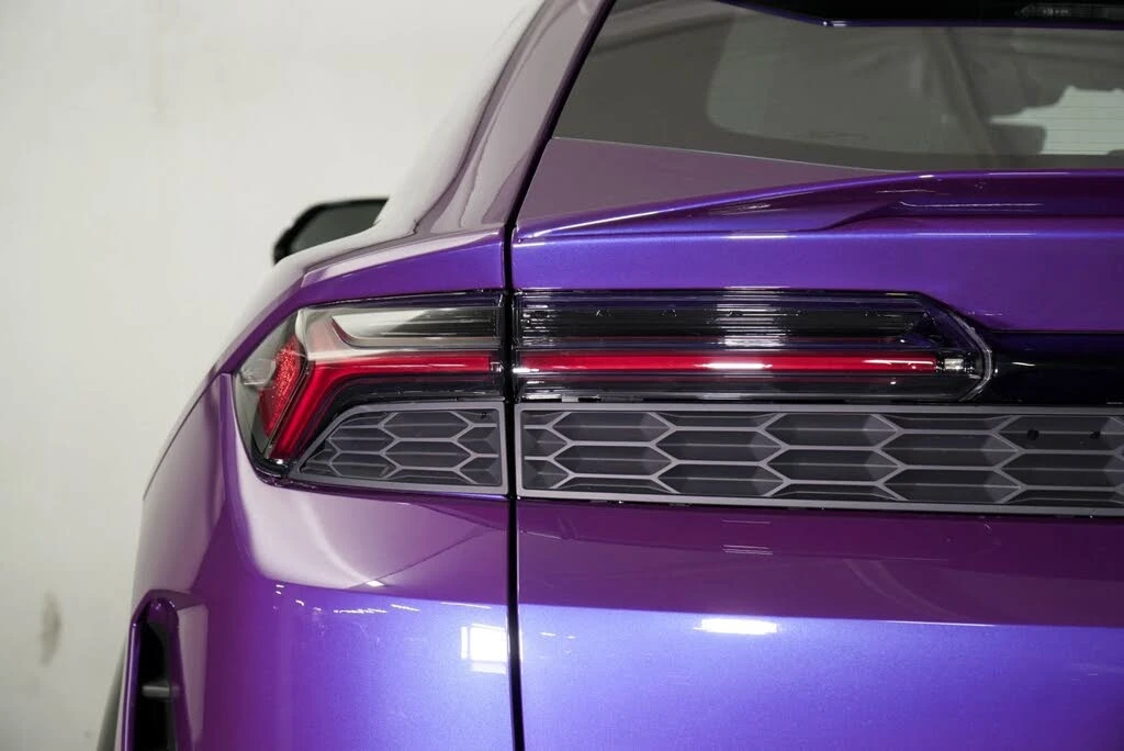 2025 Lamborghini Urus SE - Image 19 of 30