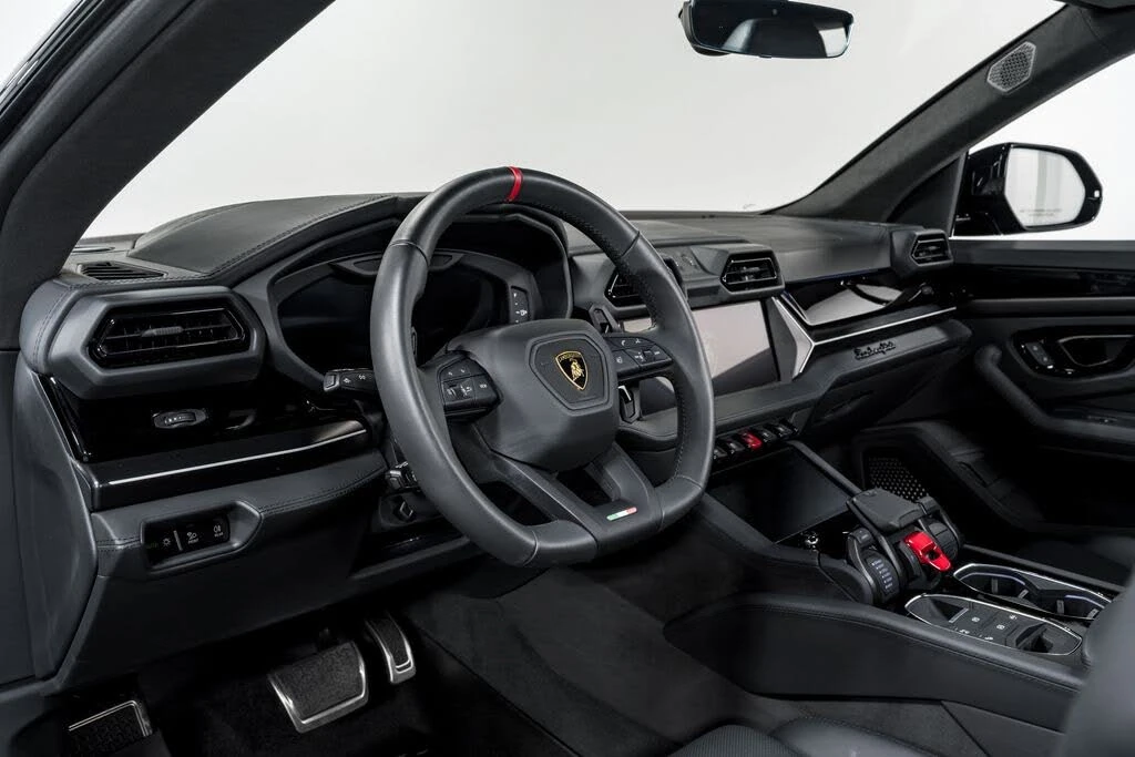 2025 Lamborghini Urus SE - Image 13 of 31