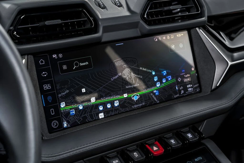 2025 Lamborghini Urus SE - Image 26 of 31