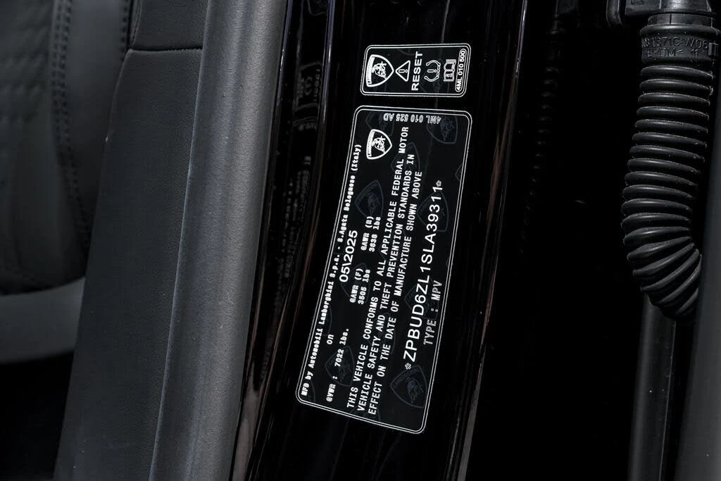 2025 Lamborghini Urus SE - Image 12 of 31