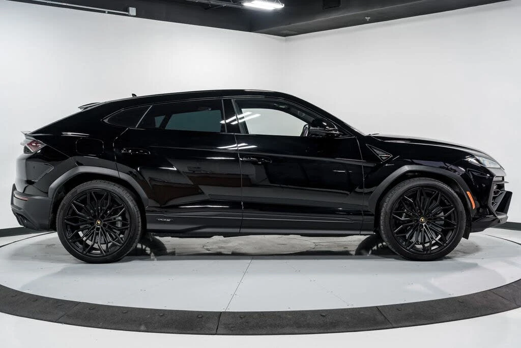 2025 Lamborghini Urus SE - Image 2 of 31
