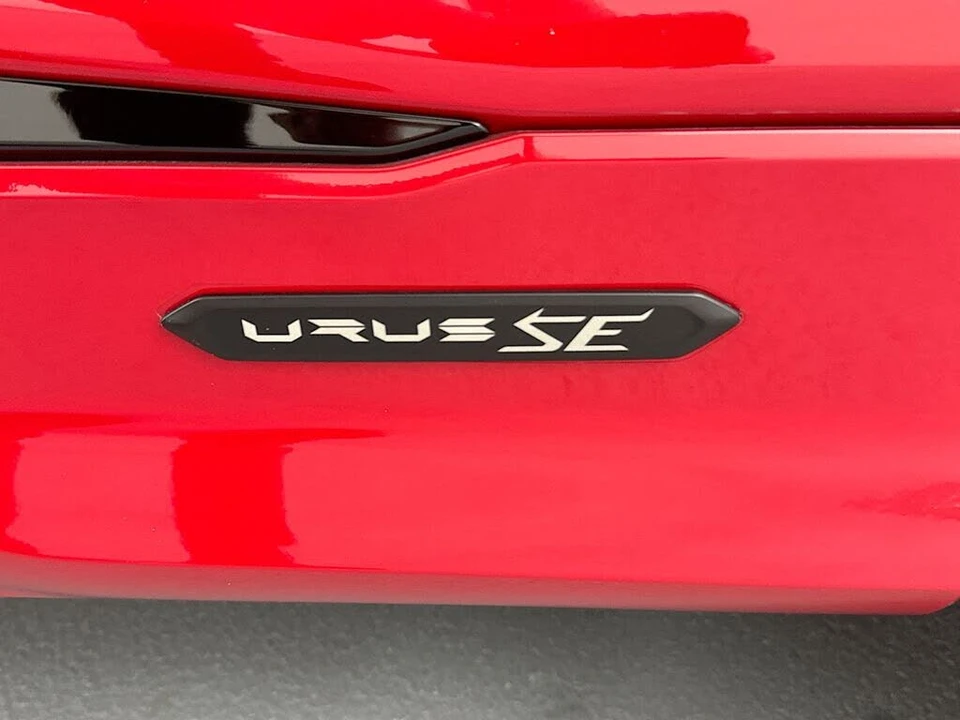 2025 Lamborghini Urus SE - Image 27 of 31