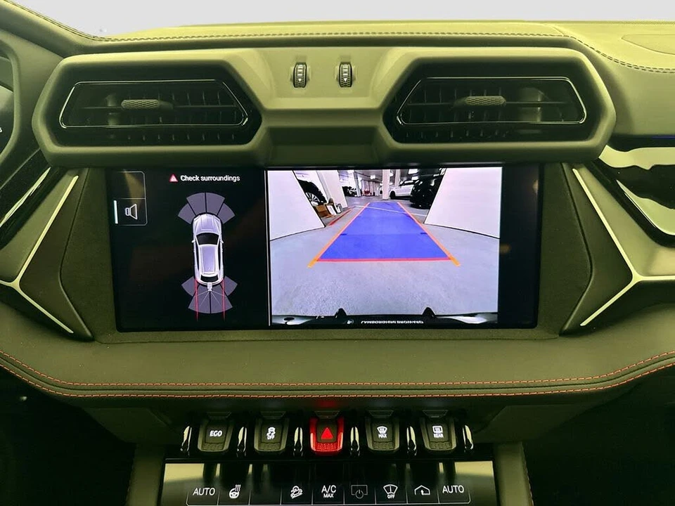 2025 Lamborghini Urus SE - Image 14 of 31