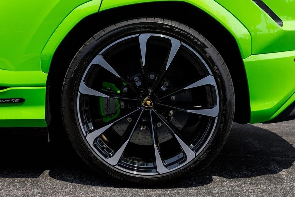 2025 Lamborghini Urus SE - Image 19 of 31