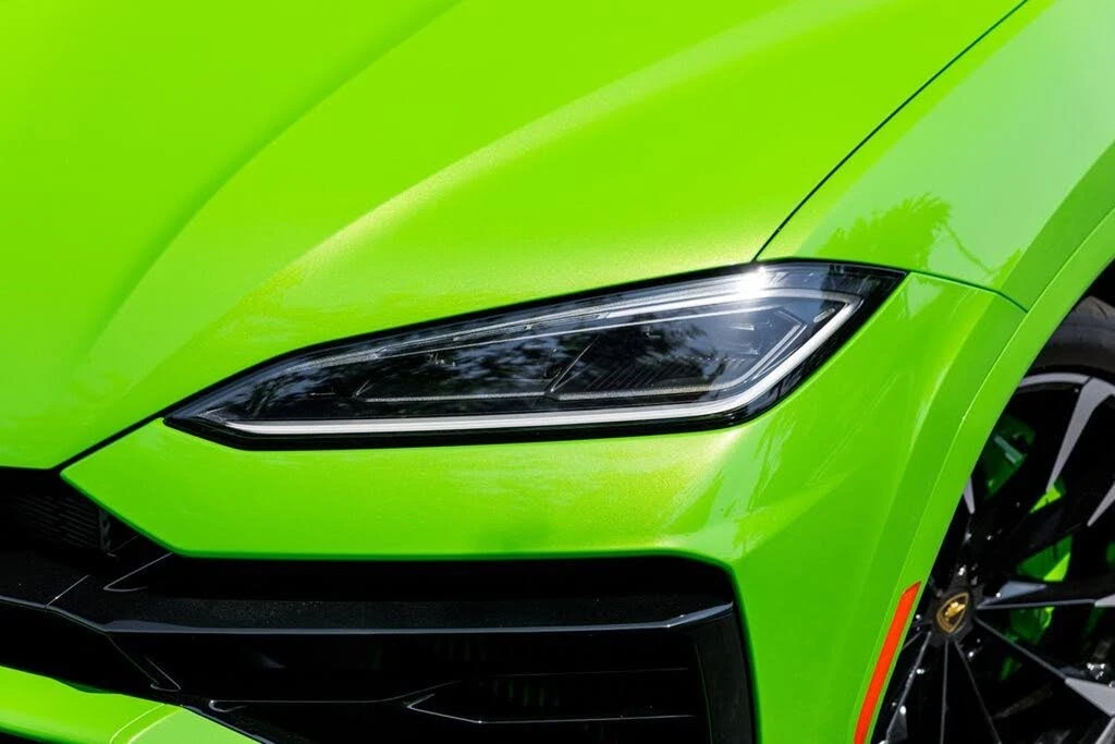2025 Lamborghini Urus SE - Image 24 of 31