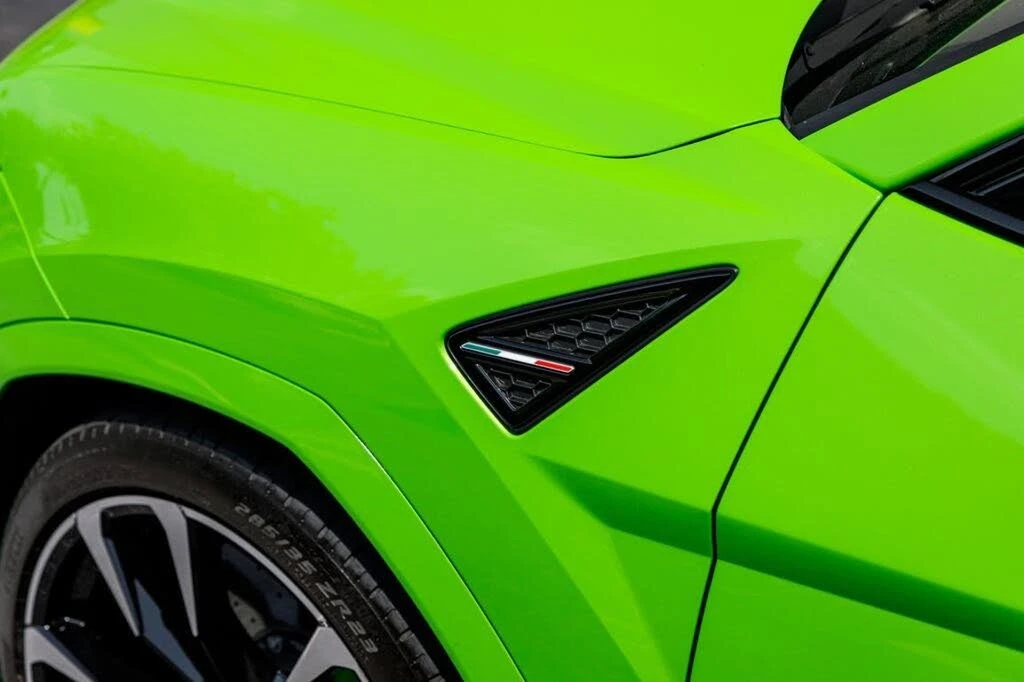 2025 Lamborghini Urus SE - Image 17 of 31