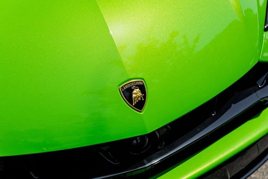 2025 Lamborghini Urus SE - Image 26 of 31