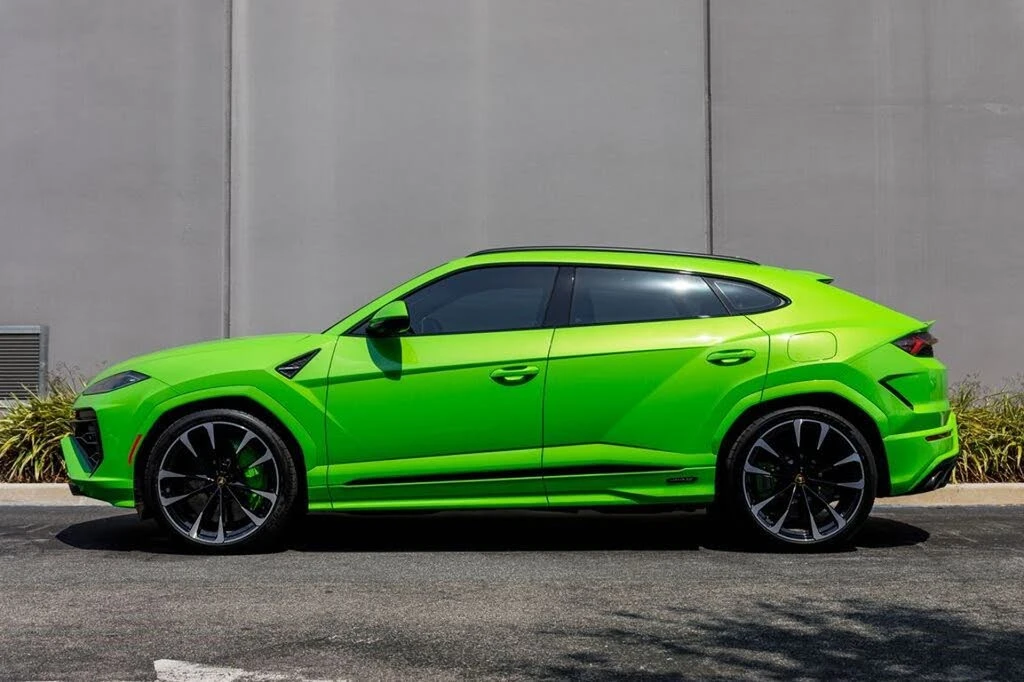 2025 Lamborghini Urus SE - Image 2 of 31
