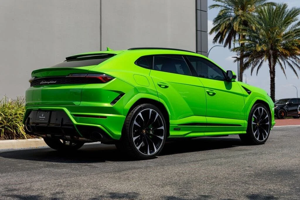 2025 Lamborghini Urus SE - Image 16 of 31