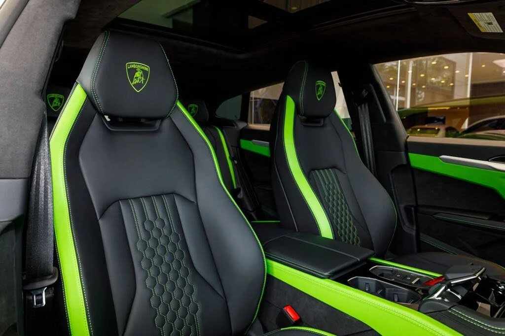 2025 Lamborghini Urus SE - Image 30 of 31