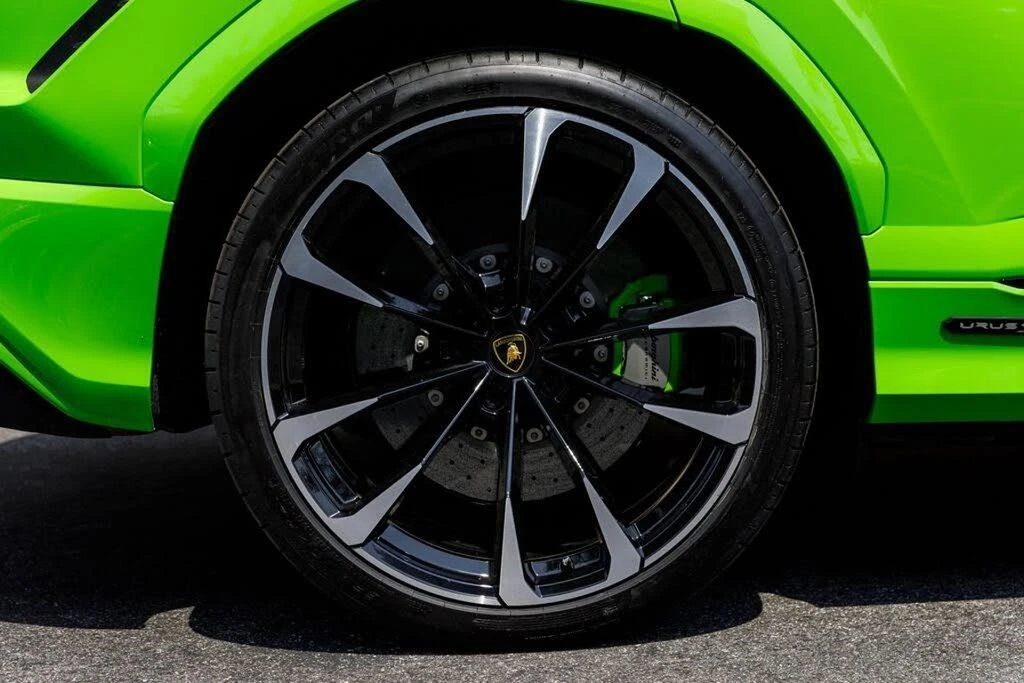 2025 Lamborghini Urus SE - Image 11 of 31