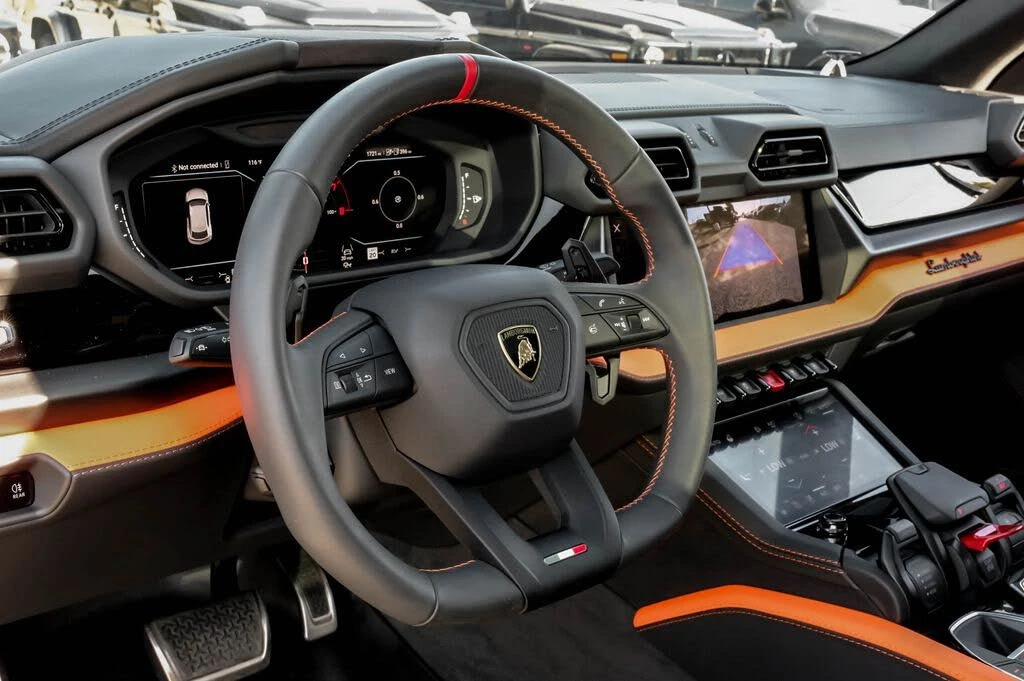 2025 Lamborghini Urus SE - Image 12 of 31