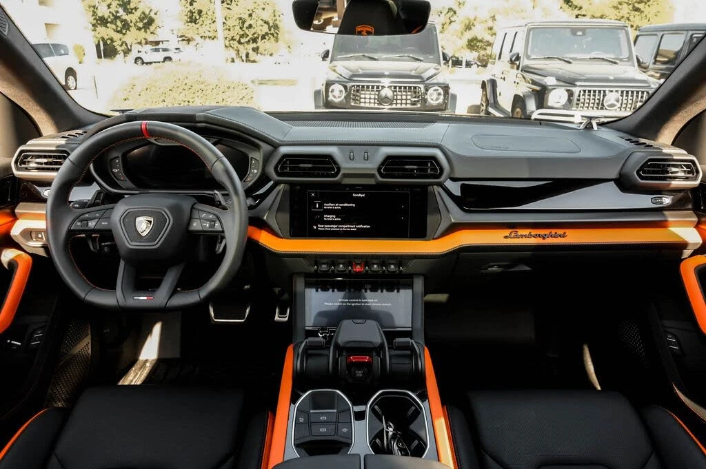 2025 Lamborghini Urus SE - Image 9 of 31