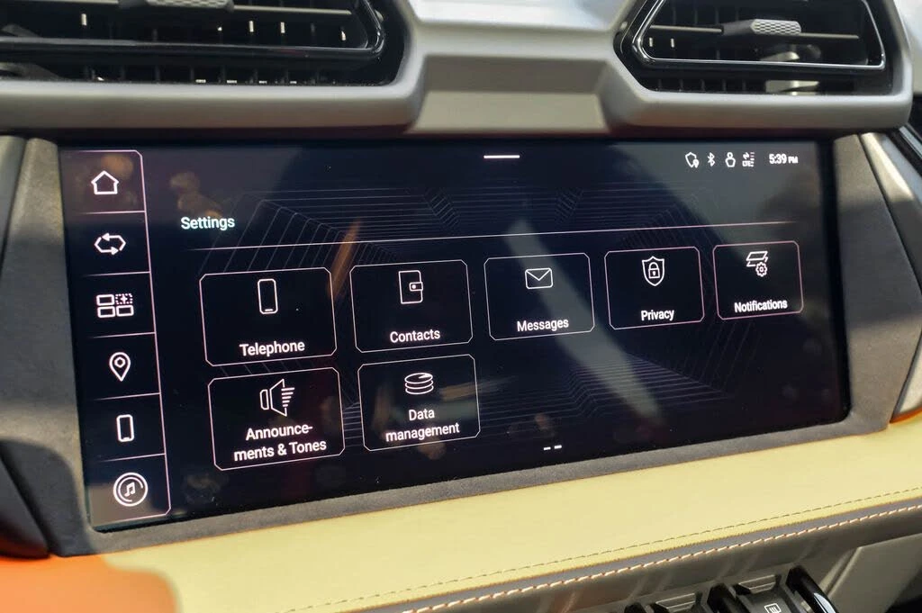 2025 Lamborghini Urus SE - Image 29 of 31