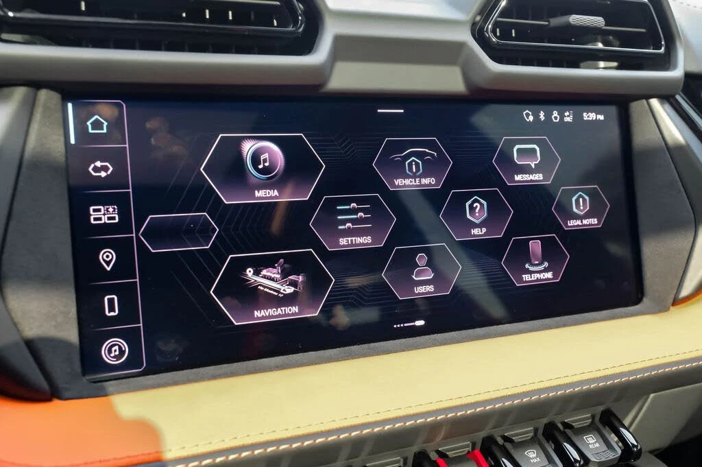 2025 Lamborghini Urus SE - Image 31 of 31