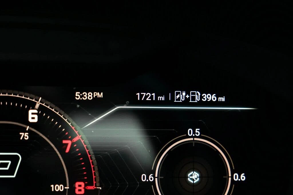 2025 Lamborghini Urus SE - Image 17 of 31