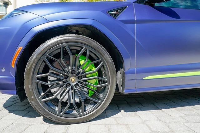 2025 Lamborghini Urus SE - Image 12 of 21