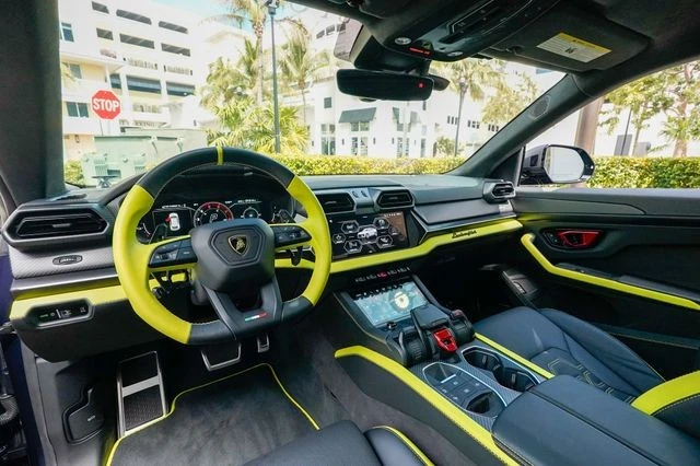 2025 Lamborghini Urus SE - Image 3 of 21