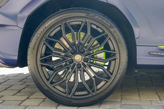2025 Lamborghini Urus SE - Image 31 of 31